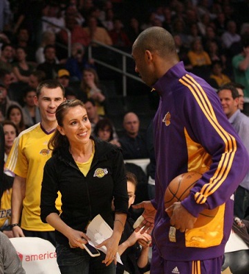 Alyssa-Milano-LA-Lakers