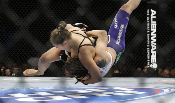 APphoto_UFC 175 Mixed Martial Arts