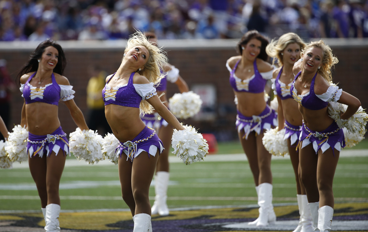 Minnesota Vikings Cheerleader  Vikings cheerleaders, Hottest nfl  cheerleaders, Cheerleading