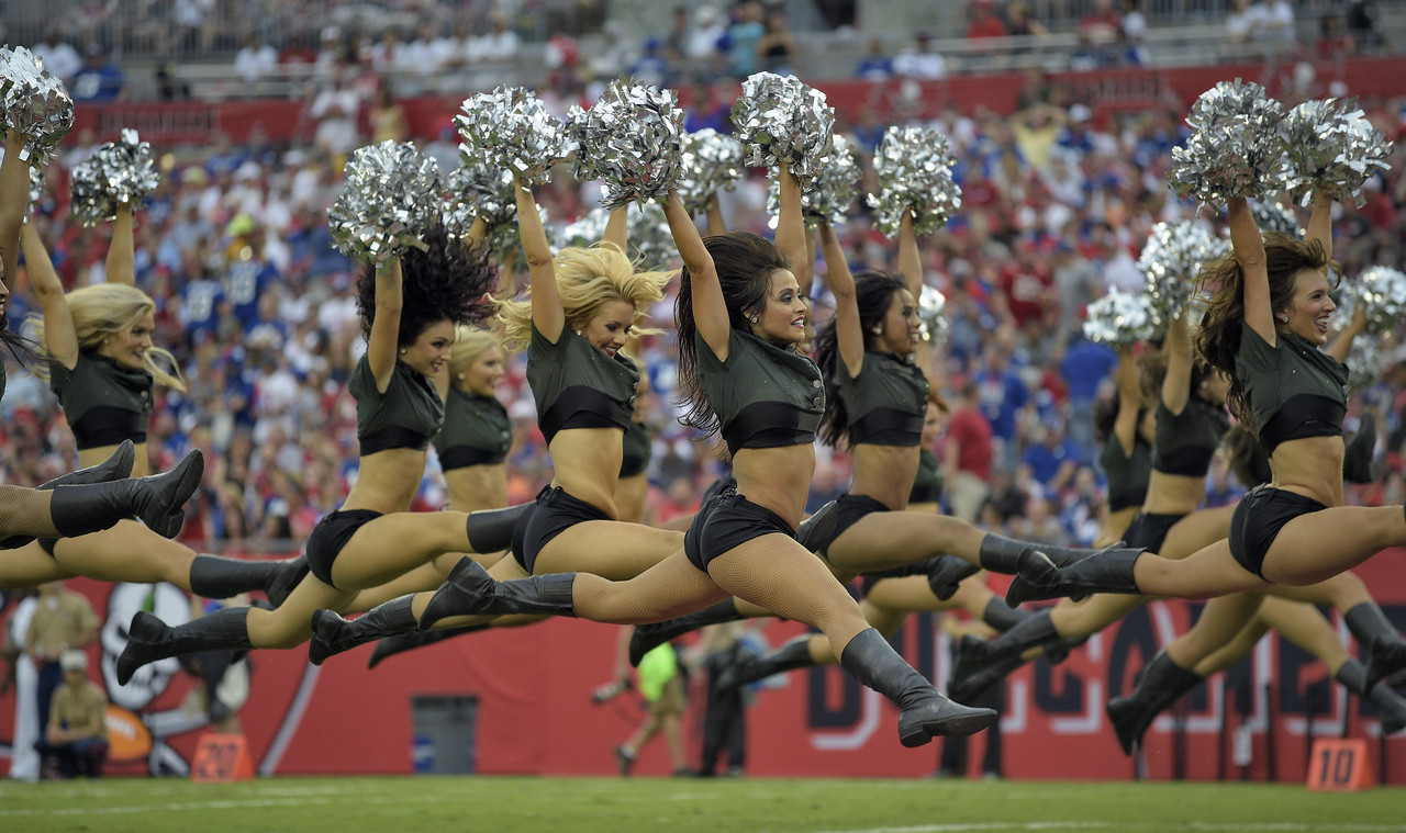 NFL Cheerleaders Nov 15, 2015