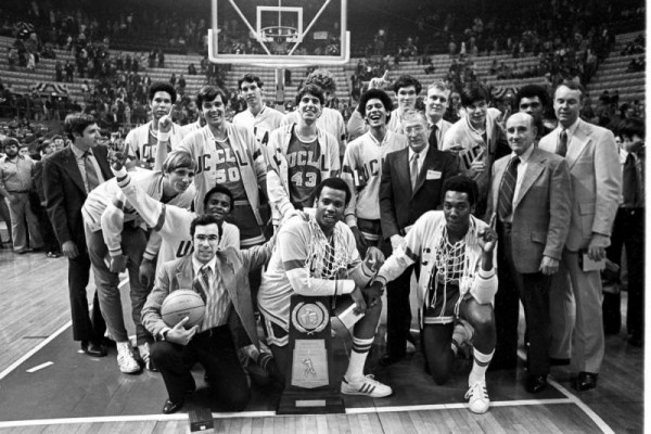 Top 10 College Basketball Teams Of All Time NCAA Best