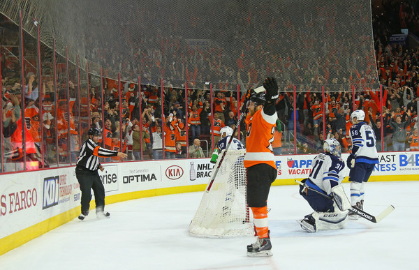 Claude Giroux celebrating