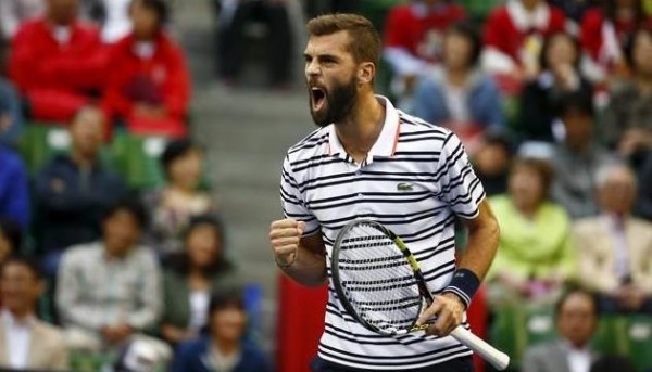 Benoit Paire pumps fist