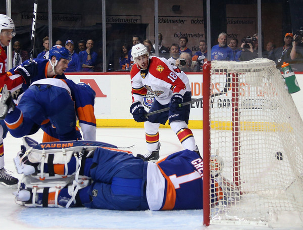 Reilly Smith scores against the Islanders in Game 3