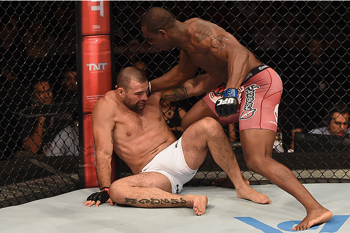 Ovince St. Preux knocks out Mauricio Rua