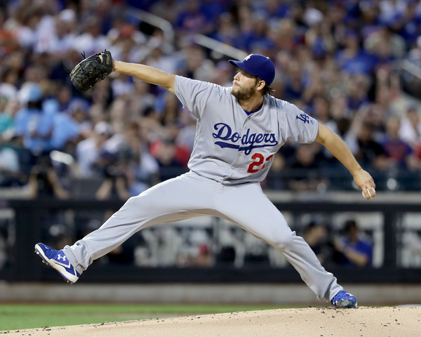 Clayton Kershaw pitching