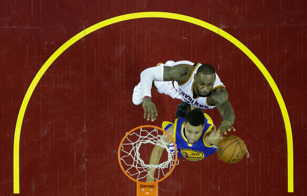 Stephen Curry attempts a layup