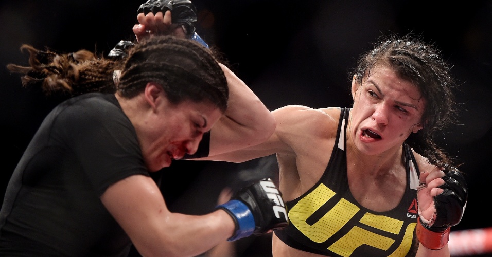 Claudia Gadelha lands a right hand on Jessica Aguilar