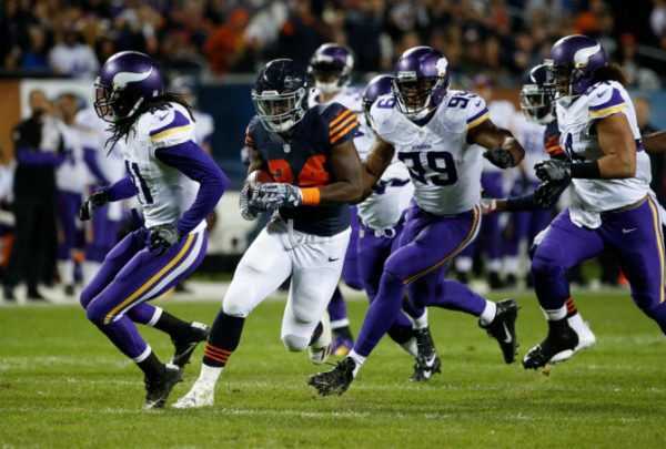 2017 NFC North win totals Vikings Bears